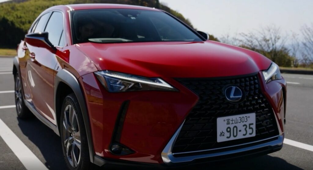 Lexus UX300e caja manual