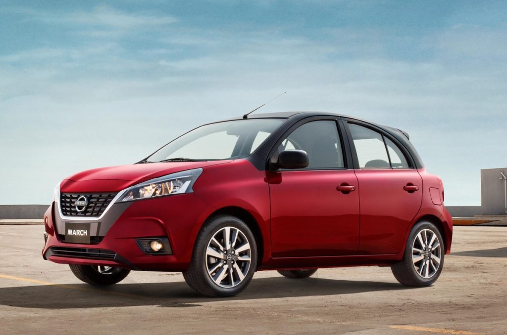 Nissan March 2023 frente