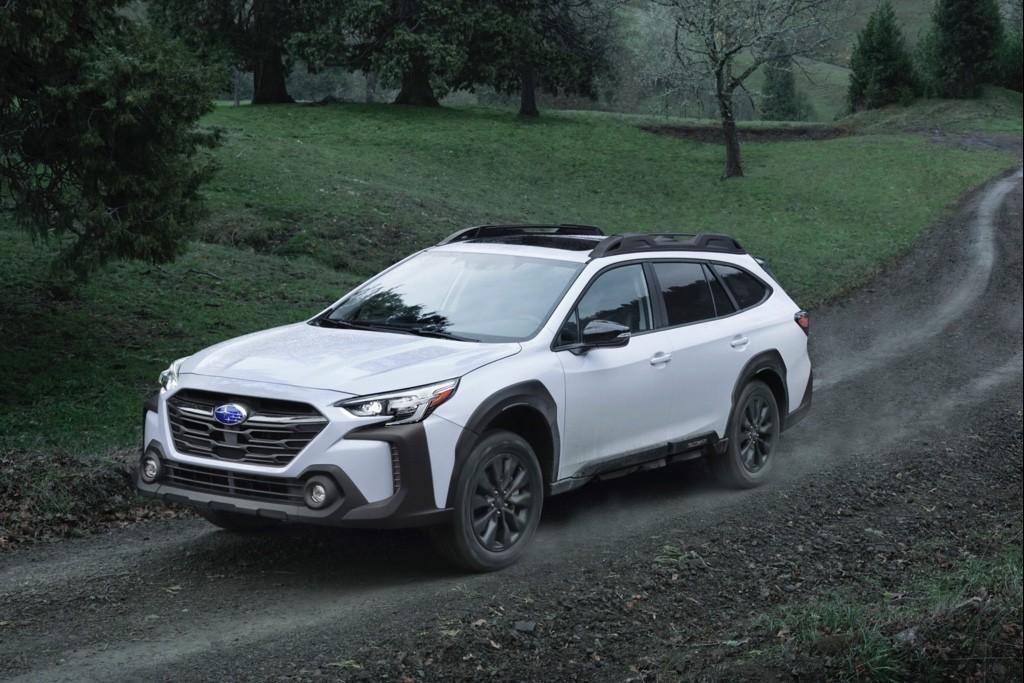 Subaru Outback 2023 frente