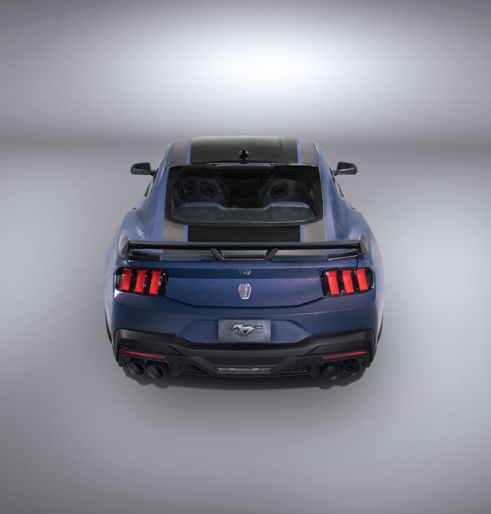 Ford Mustang Dark Horse 2024