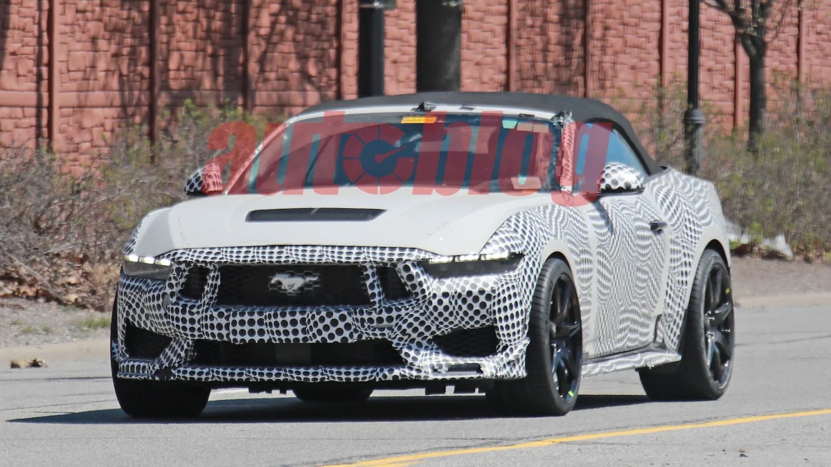 Ford Mustang Shelby GT500: Foto espía, volverá en 2025