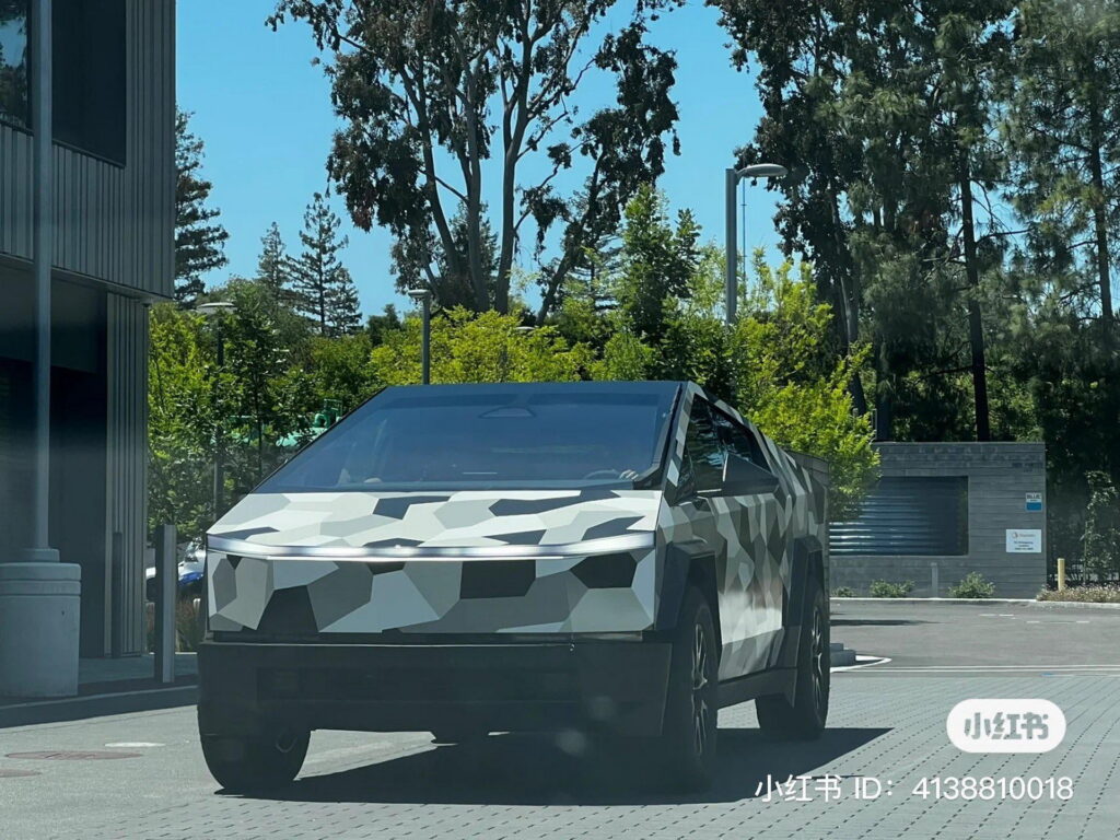 Tesla Cybertruck camuflaje 1