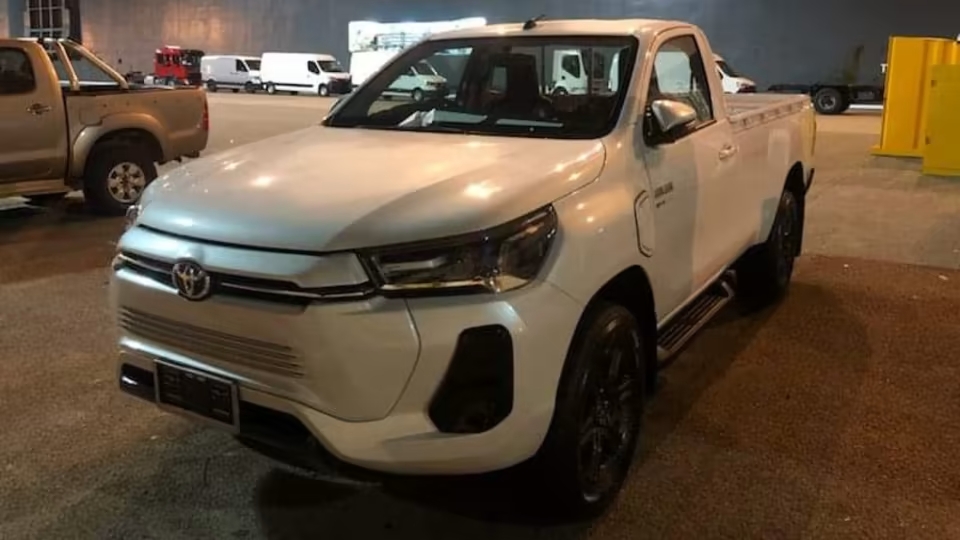  Hilux EV