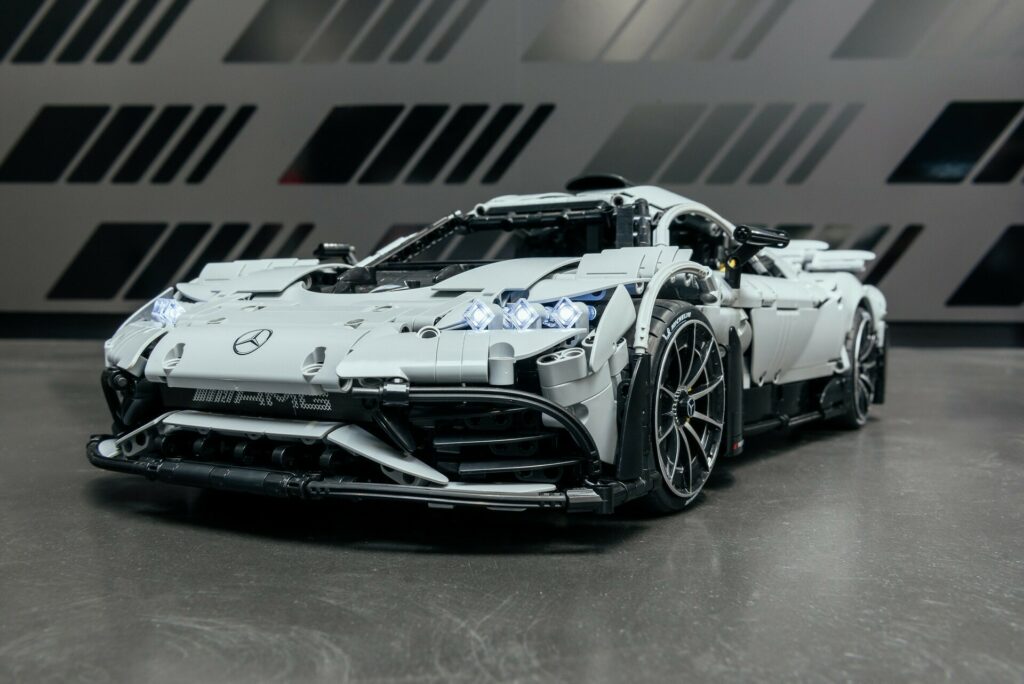 Mercedes-AMG One a escala