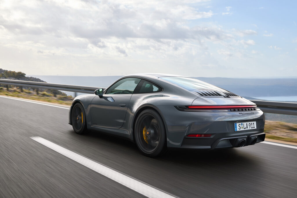 Porsche 911 híbrido 2025