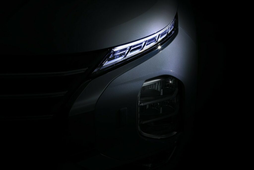 Mitsubishi Outlander PHEV 2025 - Teaser