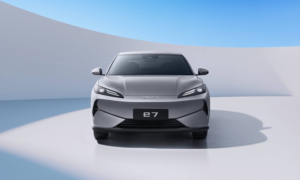 BYD E7