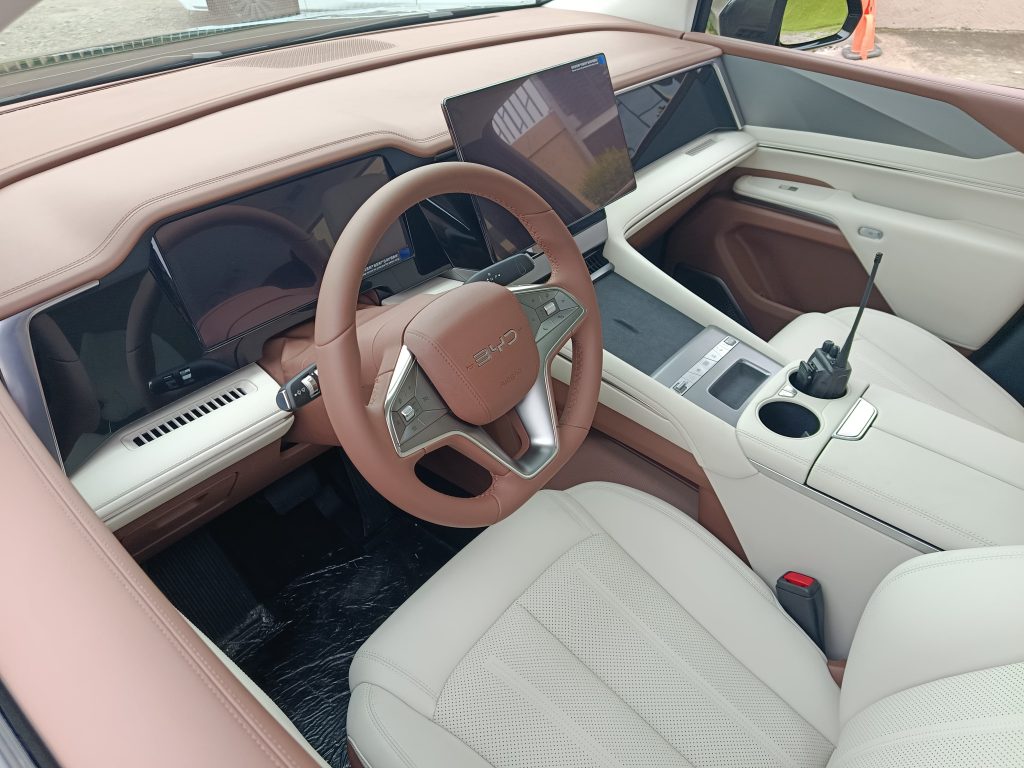 BYD M9