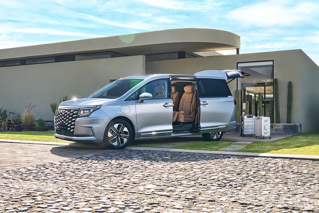 JAC 6 PHEV y JAC Traveler PHEV