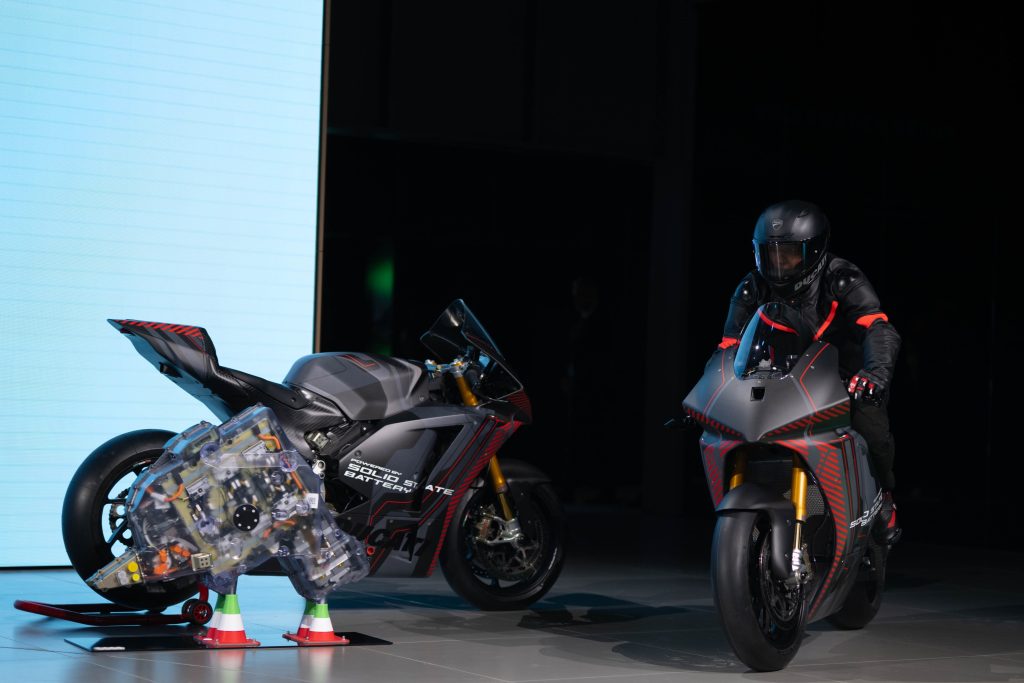 Ducati V21L