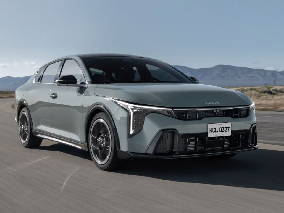 KIA K4 GT-Line Turbo vs Mazda3 Signature 