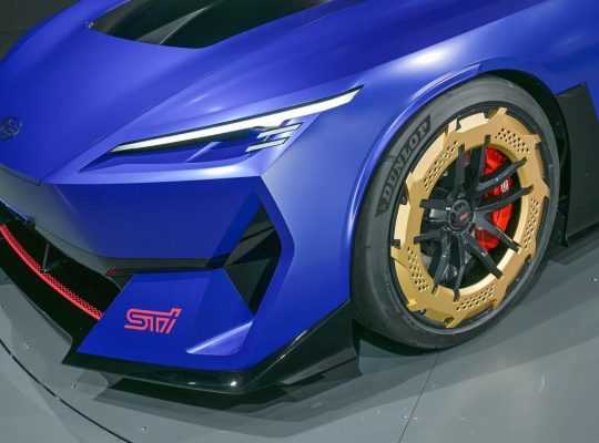 Subaru STI Concept E y B