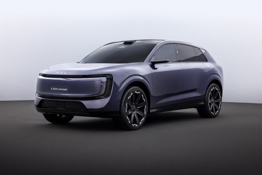 AUDI E SUV Concept y A6L e-tron