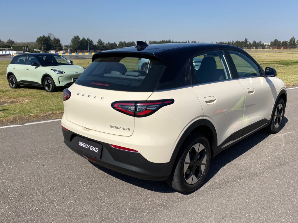 Geely EX2: primer contacto, argumentos de poder 3 Geely EX2 Contacto autoanalitica 021