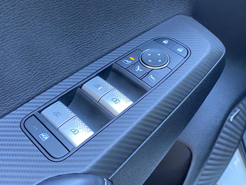 MITSUBISHI OUTLANDER GAS 010