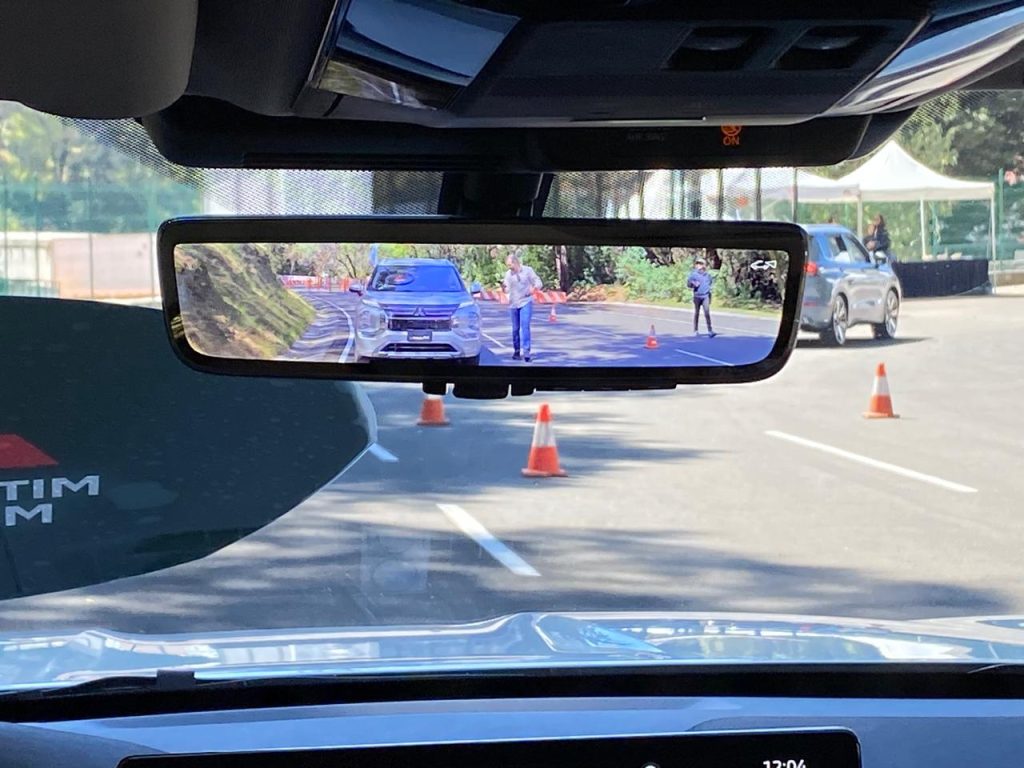 MITSUBISHI OUTLANDER GAS 02