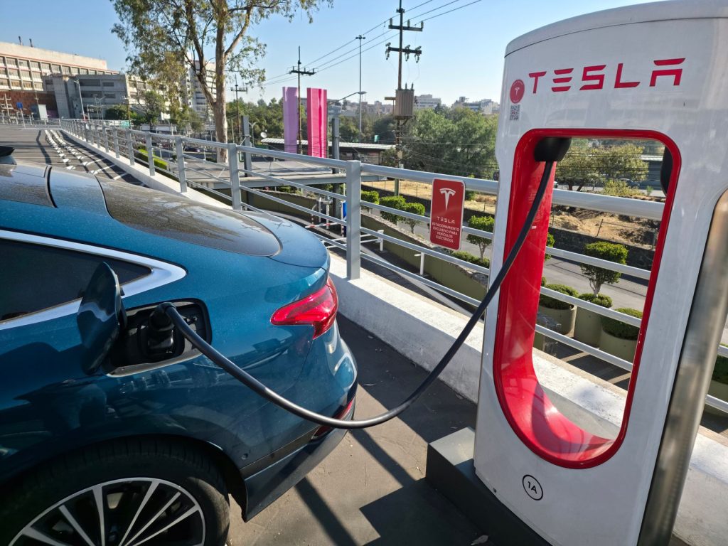 audi y porsche con tesla 03