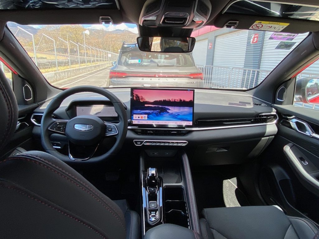 Geely Coolray 2026, actualiza su gama y arranca en 339,990 pesos 8 Geely Coolray Plus 2026 01