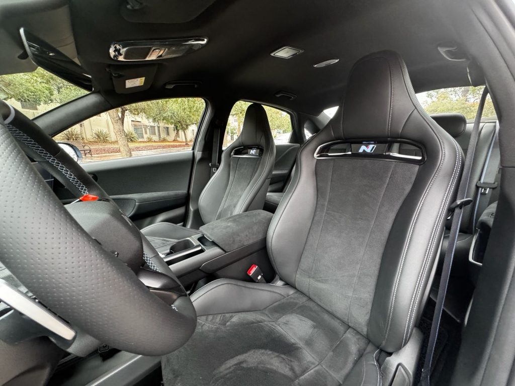 BMW iX3 es el World Car of the Year 2026 16 Hyundai Ioniq 6N performance car 02