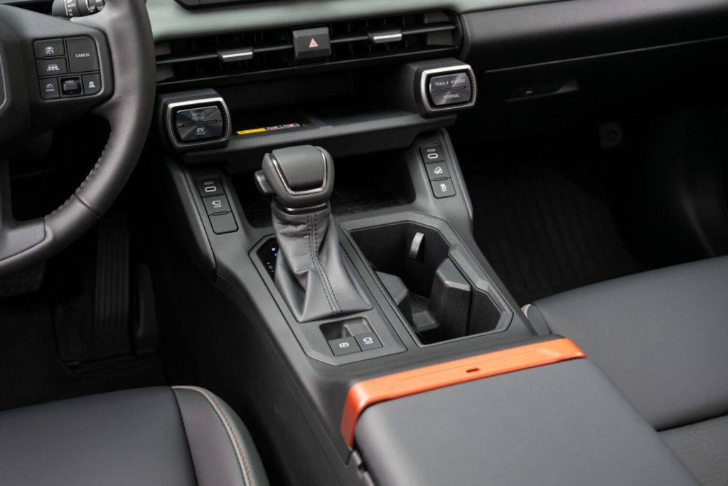 Toyota RAV4 Woodland HEV Interior Autoanalitica 1