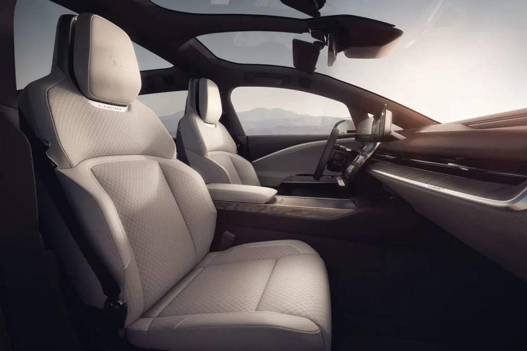 BMW iX3 es el World Car of the Year 2026 10 lucid gravity luxury car 05.jpg