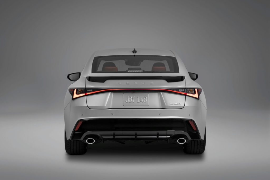Lexus IS 350 F Sport 2026: de los pocos puristas que quedan 13 Lexus ES350 autoanalitica 011