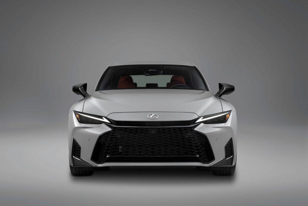 Lexus IS 350 F Sport 2026: de los pocos puristas que quedan 14 Lexus ES350 autoanalitica 020
