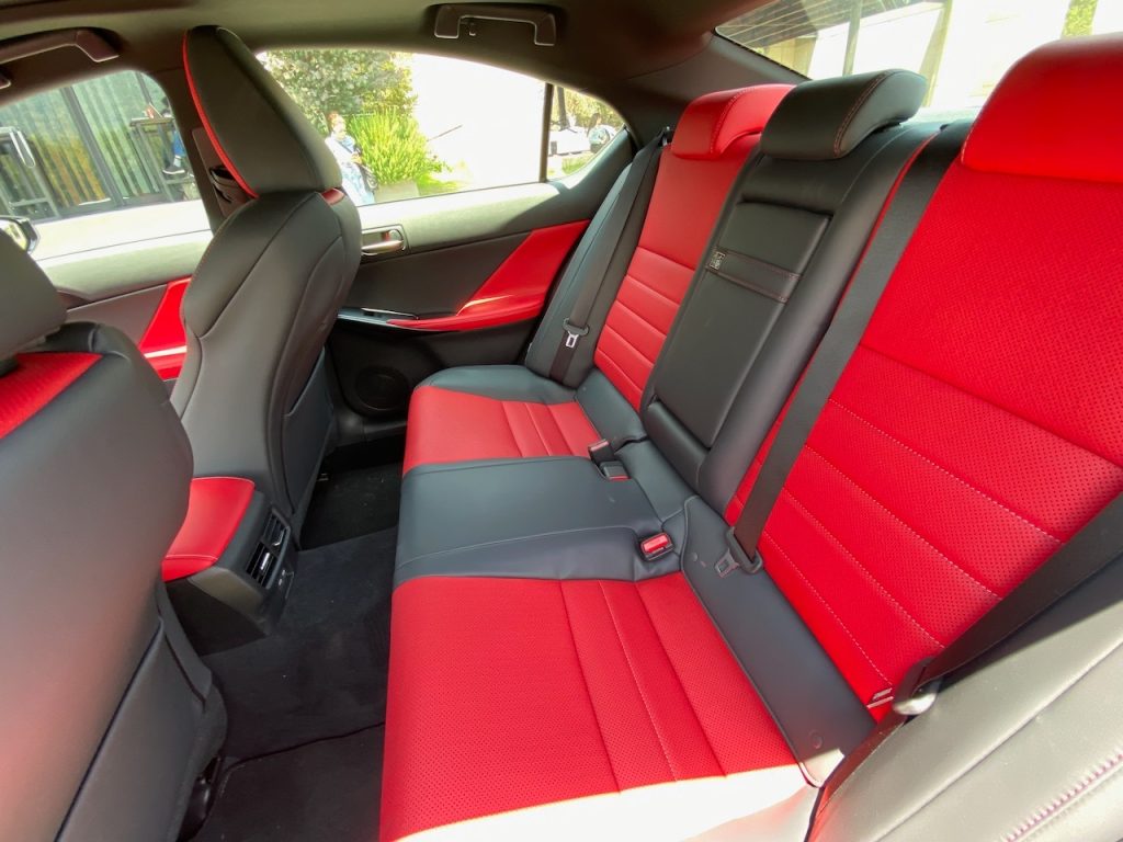 Lexus IS 350 F Sport 2026: de los pocos puristas que quedan 11 Lexus ES350 autoanalitica 06