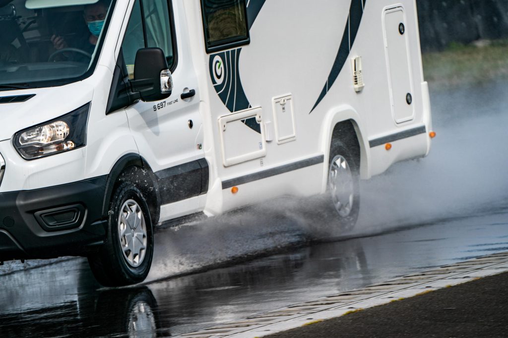 Tips para manejar en lluvia Autoanalitica 4