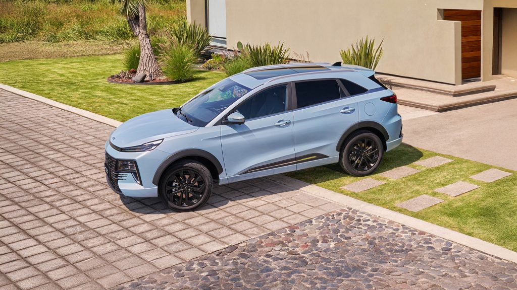 JAC 6 PHEV y Traveler PHEV Dual e-Drive 2 JAC 6 PHEV 02