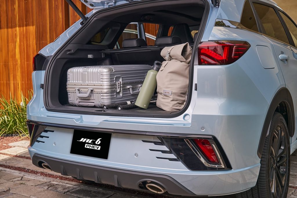 JAC 6 PHEV y Traveler PHEV Dual e-Drive 7 JAC 6 PHEV 09