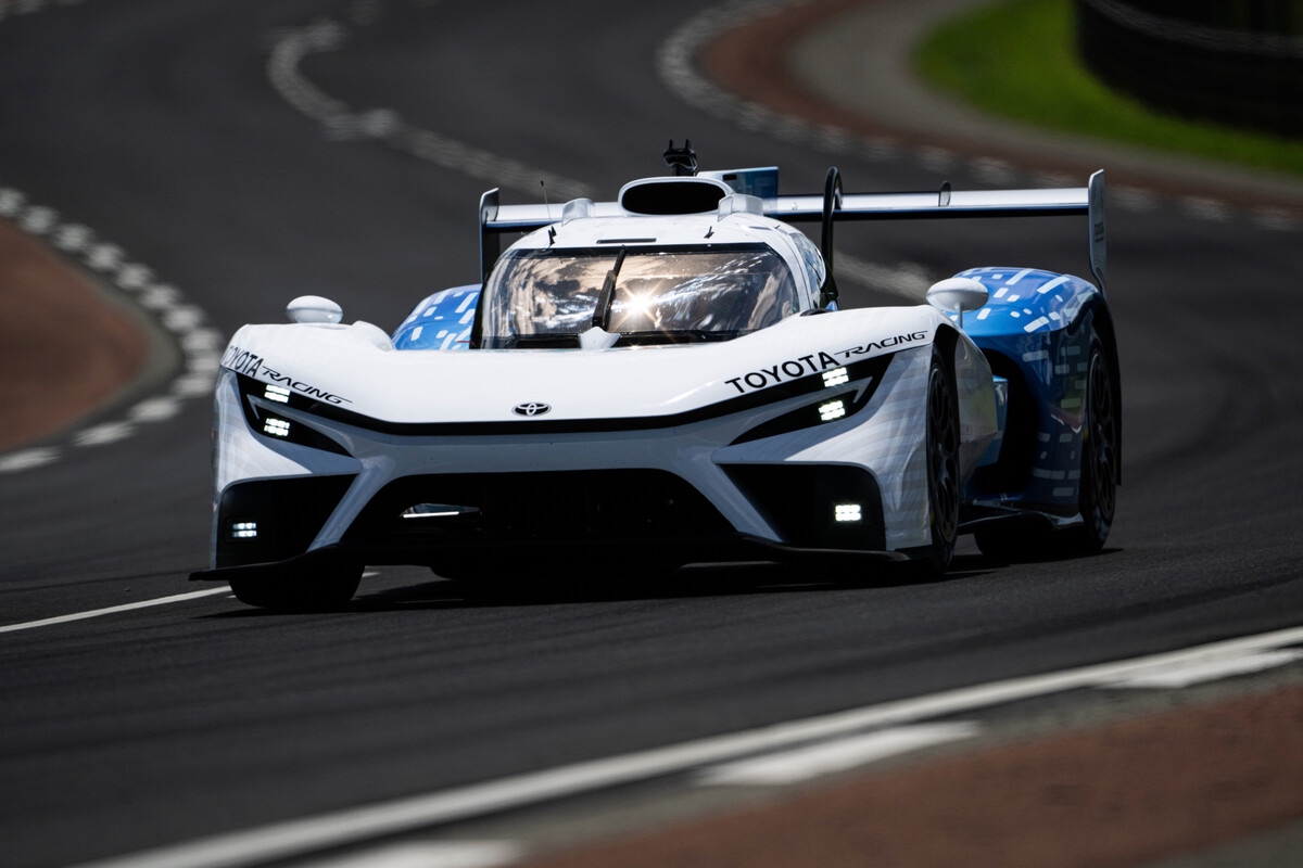 TOYOTA TR LH2 02