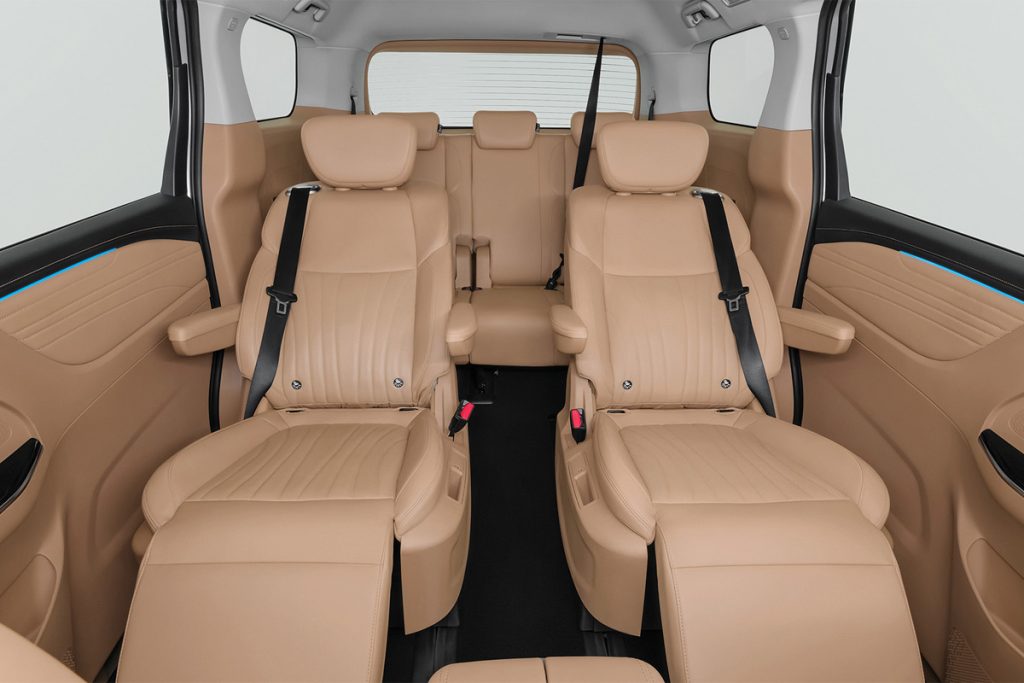 JAC 6 PHEV y Traveler PHEV Dual e-Drive 12 TRAVELER PHEV 08