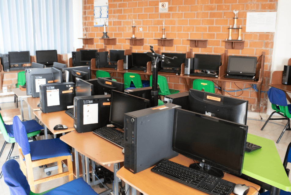 Escuelas Ford 12
