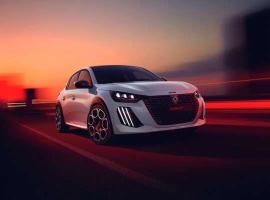 PEUGEOT E208 GTI 02