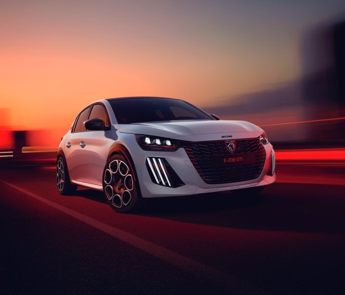 PEUGEOT E208 GTI 02