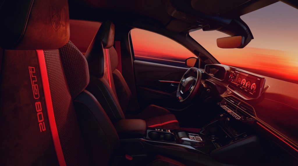 PEUGEOT E208 GTI 07