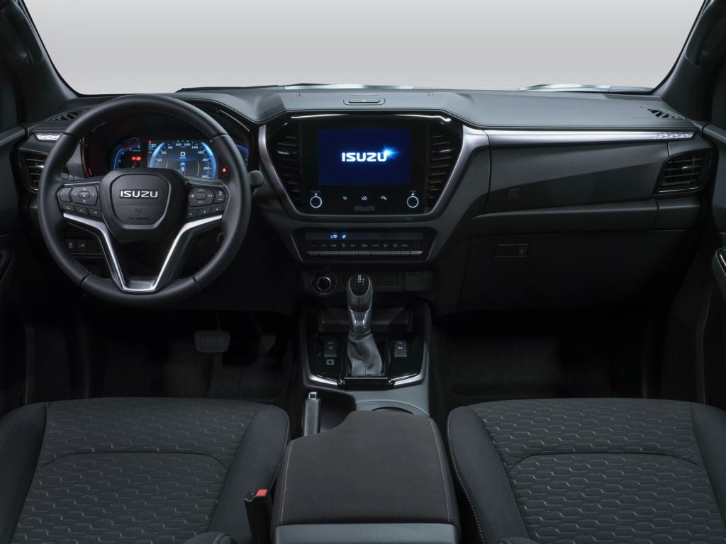 Isuzu D-Max desde 550 mil pesos; precios y versiones para México 21 SUZUKI DMAX AUTOANALITICA DX 09