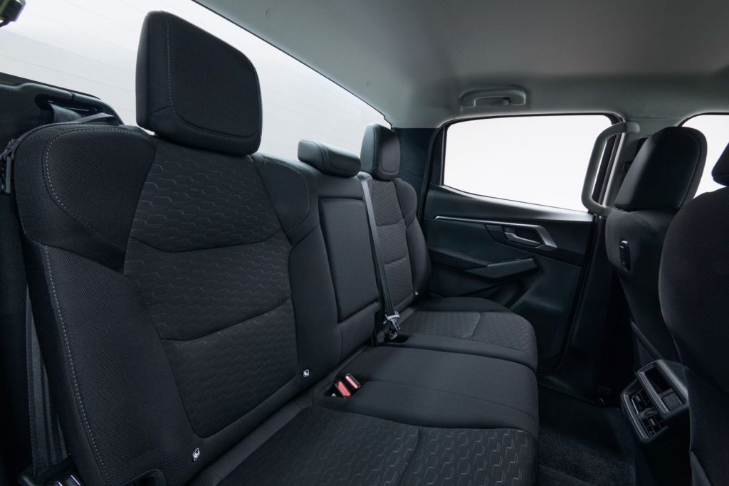 Isuzu D-Max desde 550 mil pesos; precios y versiones para México 15 SUZUKI DMAX AUTOANALITICA HL 08