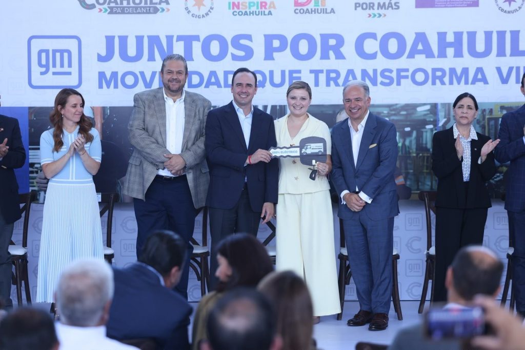 General Motors dona tres Chevrolet BrightDrop 600 eléctricas para programas sociales en Coahuila 2 GM DONA BRIGHTDROP 03