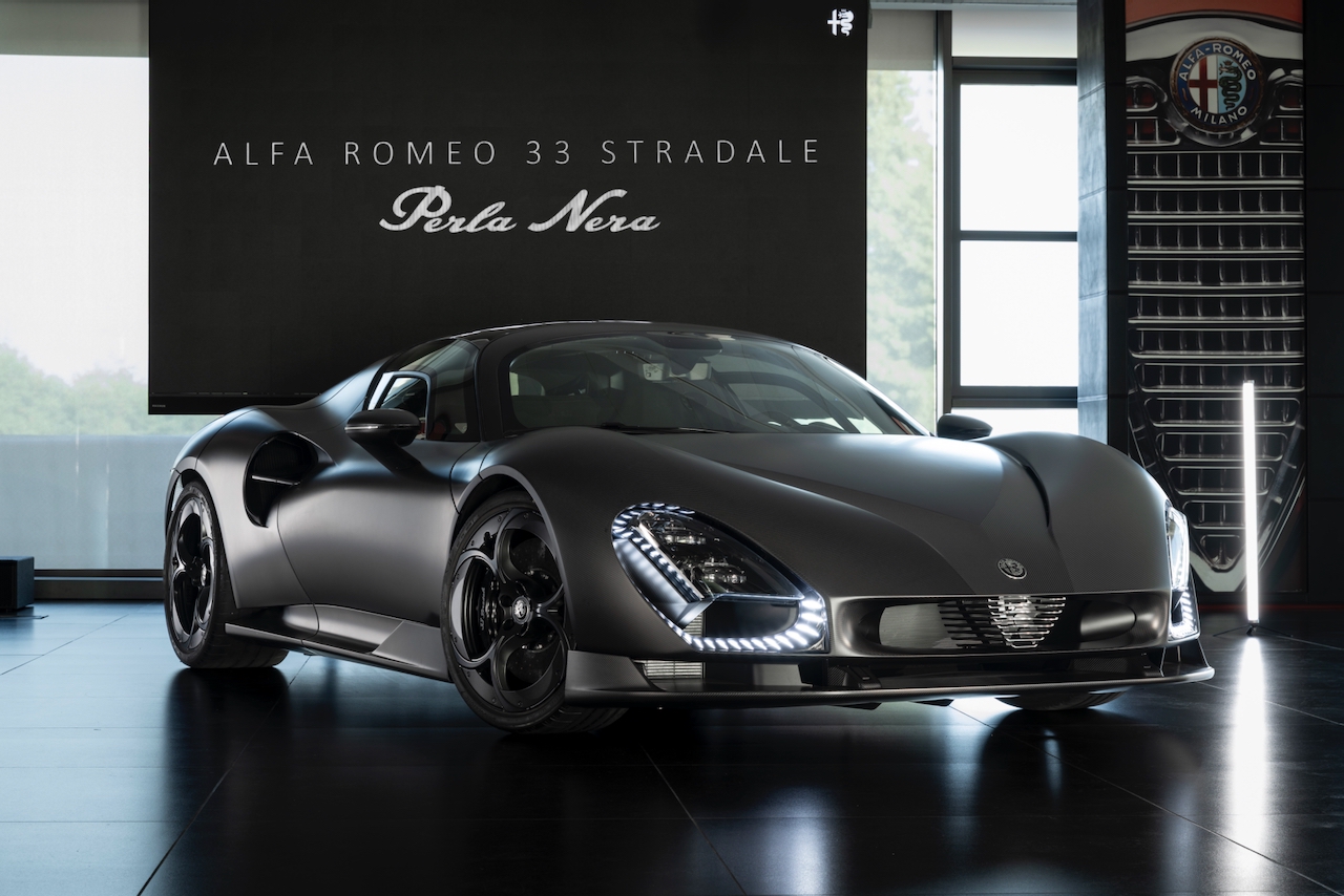 Alfa Romeo 33 Stradale Perla Nera