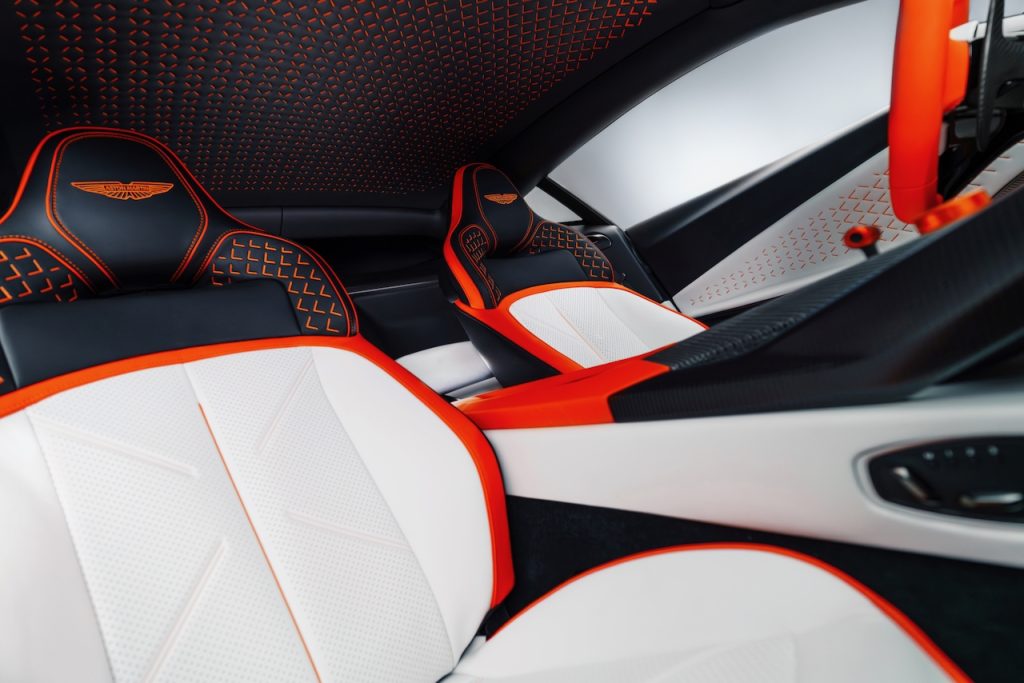 Aston Martin Valen: 838 hp, la rebelión del V12 contra la era eléctrica 5 Aston Martin Valen Autoanalitica 7