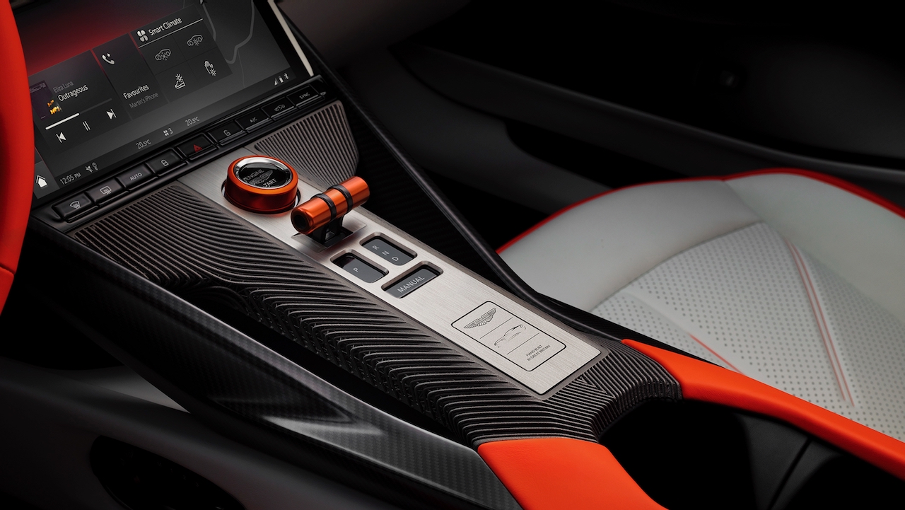Aston Martin Valen: 838 hp, la rebelión del V12 contra la era eléctrica 16 Aston Martin Valen Autoanalitica 9