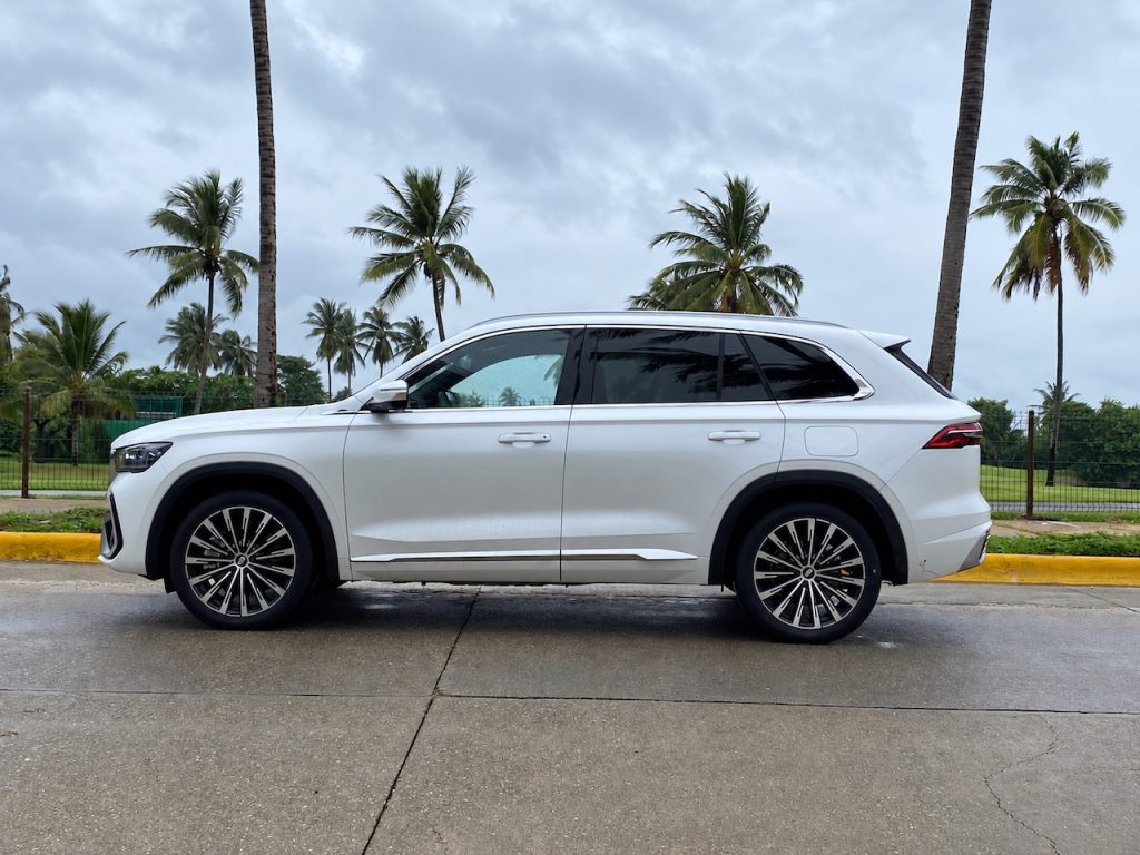 Geely Monjaro perfil autoanalitica 41
